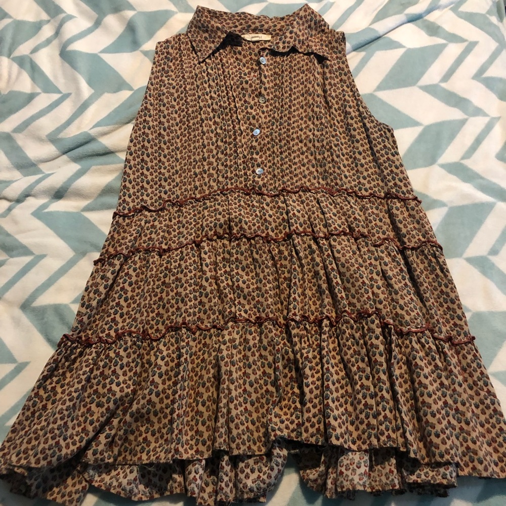 Floral Patterned Tan Button-up Tank Top